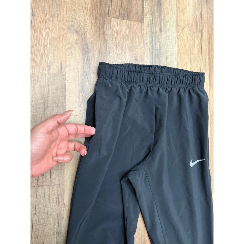 Nike Dri-FIT Youth Medium Black Athletic Training Running Pants Tapered
